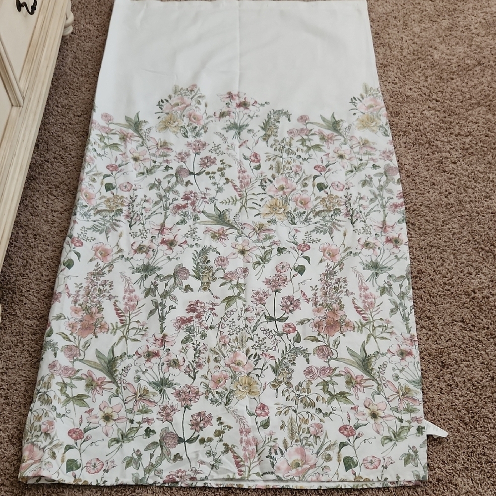 Shower Curtain. Floral Patterned Fabric